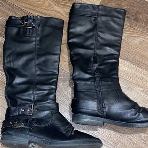 Black leather boots. Size 7
